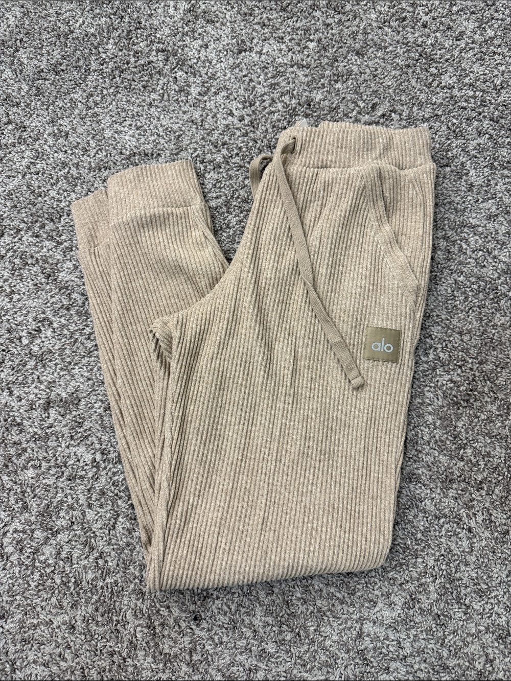 ALO Yoga Ribbed Track Joggers in Beige